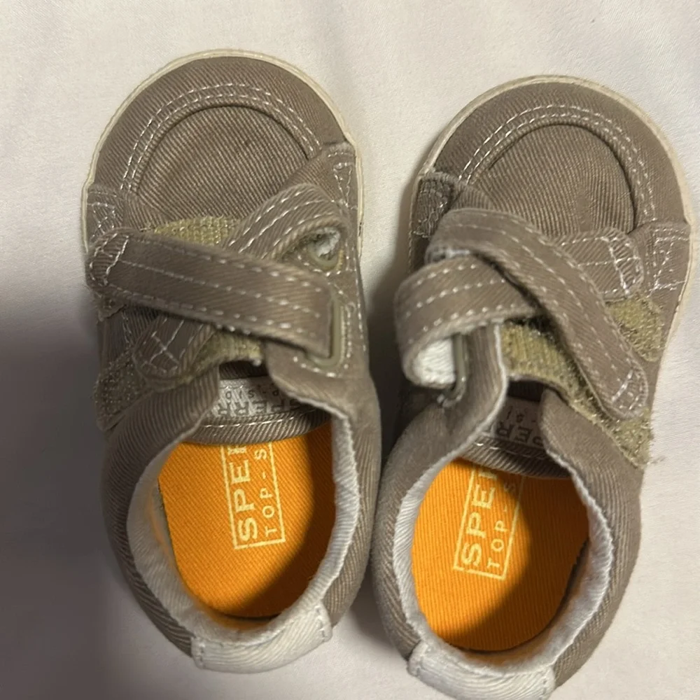 Sperry Kids Boat Shoes Size 4